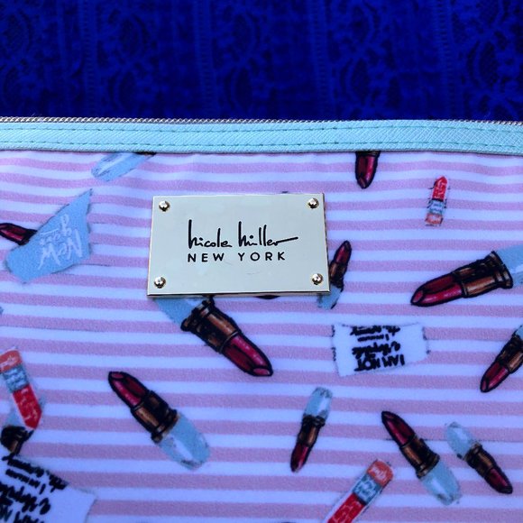 SOLD!! Nicole Miller NYC Extra Large Cosmetic Bag - Picture 2 of 7